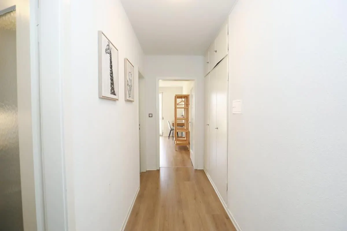 Spacious Parkside Apartment In Central Zurich With Balcony